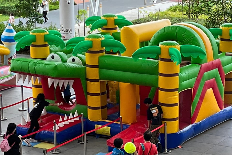 Bouncy Castle (Crocodile)